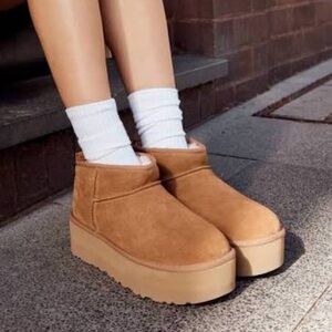 UGG mini platform Brown Winter Boots with Sheepskin Lining Size 10 women’s